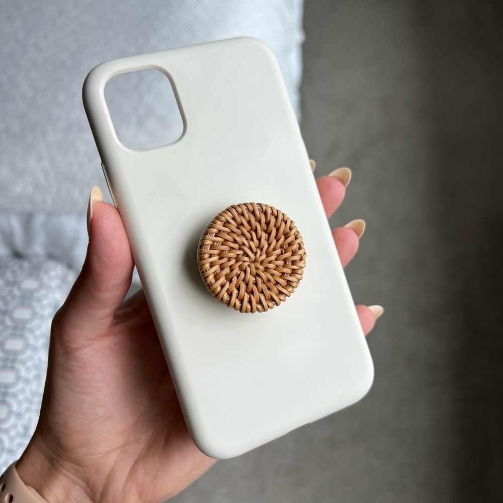 iPhone 11 phone case with pop socket